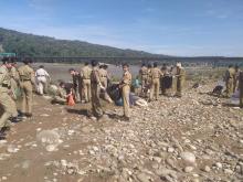 NCC JW & SW cadets of 2JK girls bn  NCC  celebrated WORLD EARTH DAY.They  participated in Cleanliness drive at Jammu Tawi under PUNEET SAGAR ABHIYAAN.(2023)